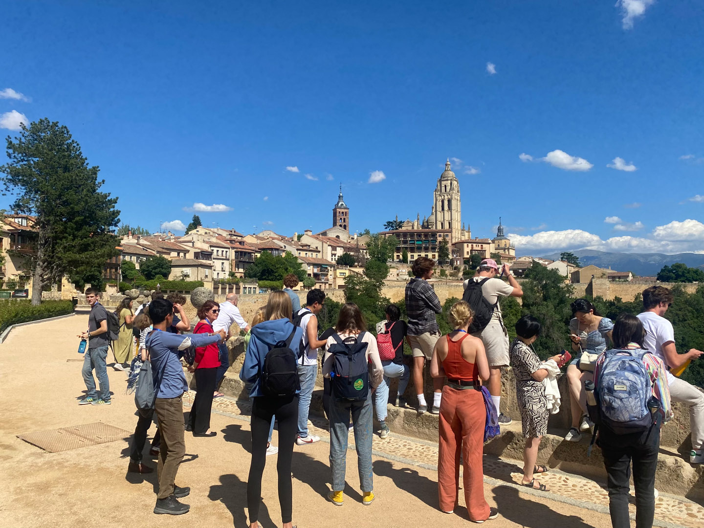 Students meander near the Alcázar de Segovia, looking out across the city of Segovia. Photo by Zeke Lloyd ’24